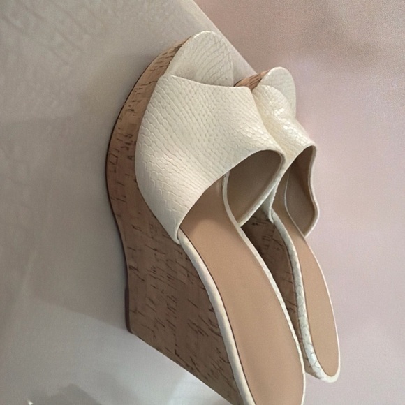 Platform shoes - Picture 3 of 3